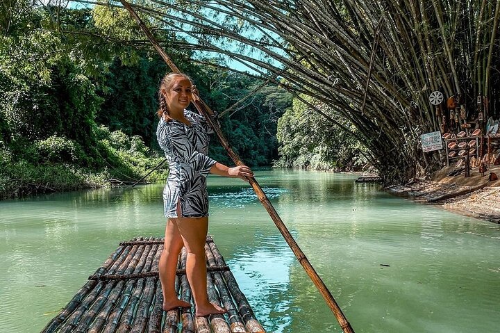 Martha Brae Rafting and Luminous Lagoon Tour Including Fees